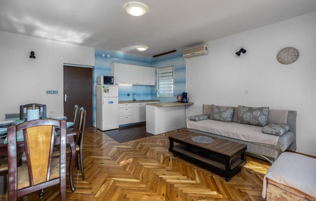Apartments Drazen Цриквеница Экстерьер фото